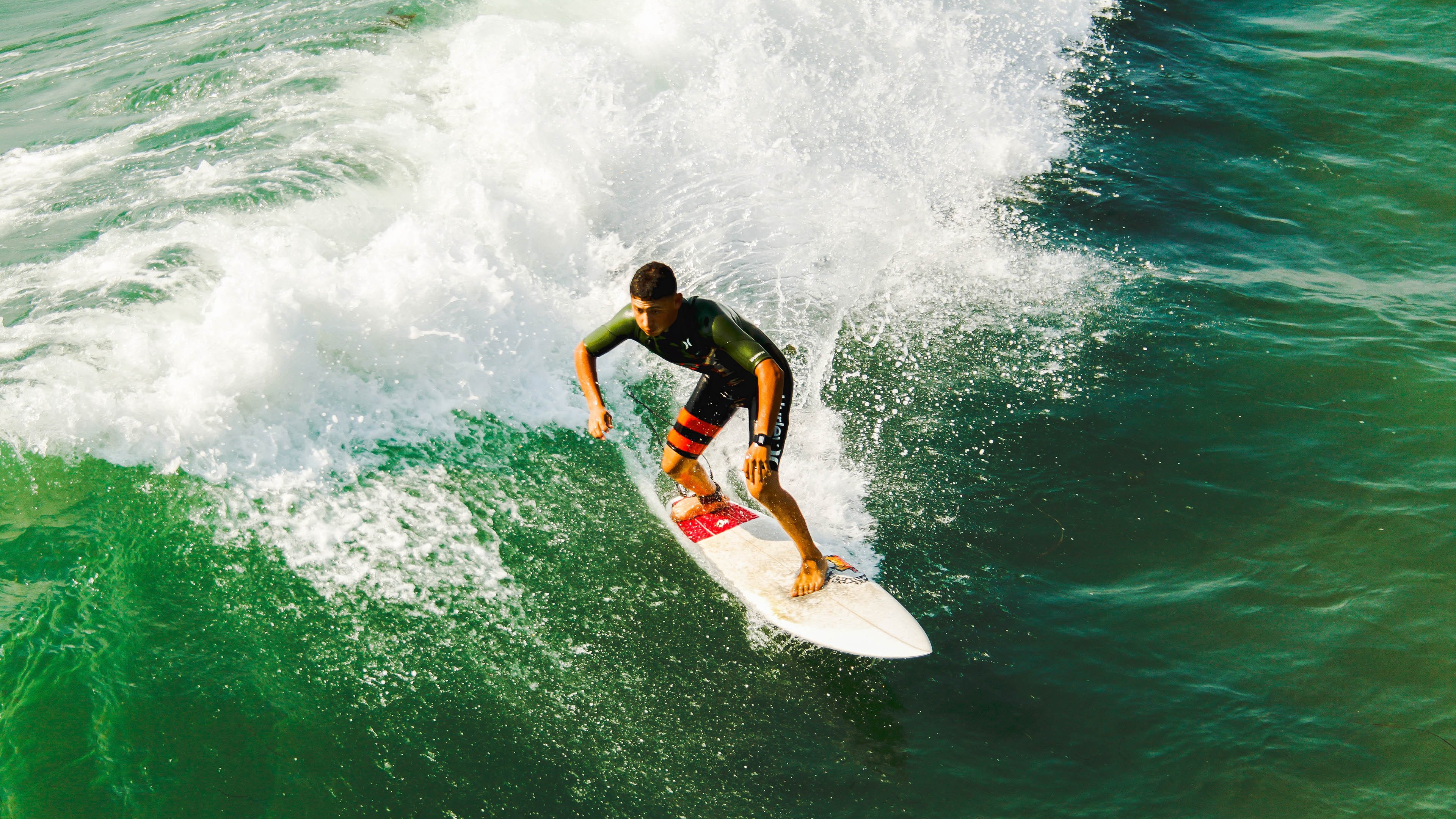 赛道与球场，利拉德在F1年度争冠之夜的跨界焦点时刻
