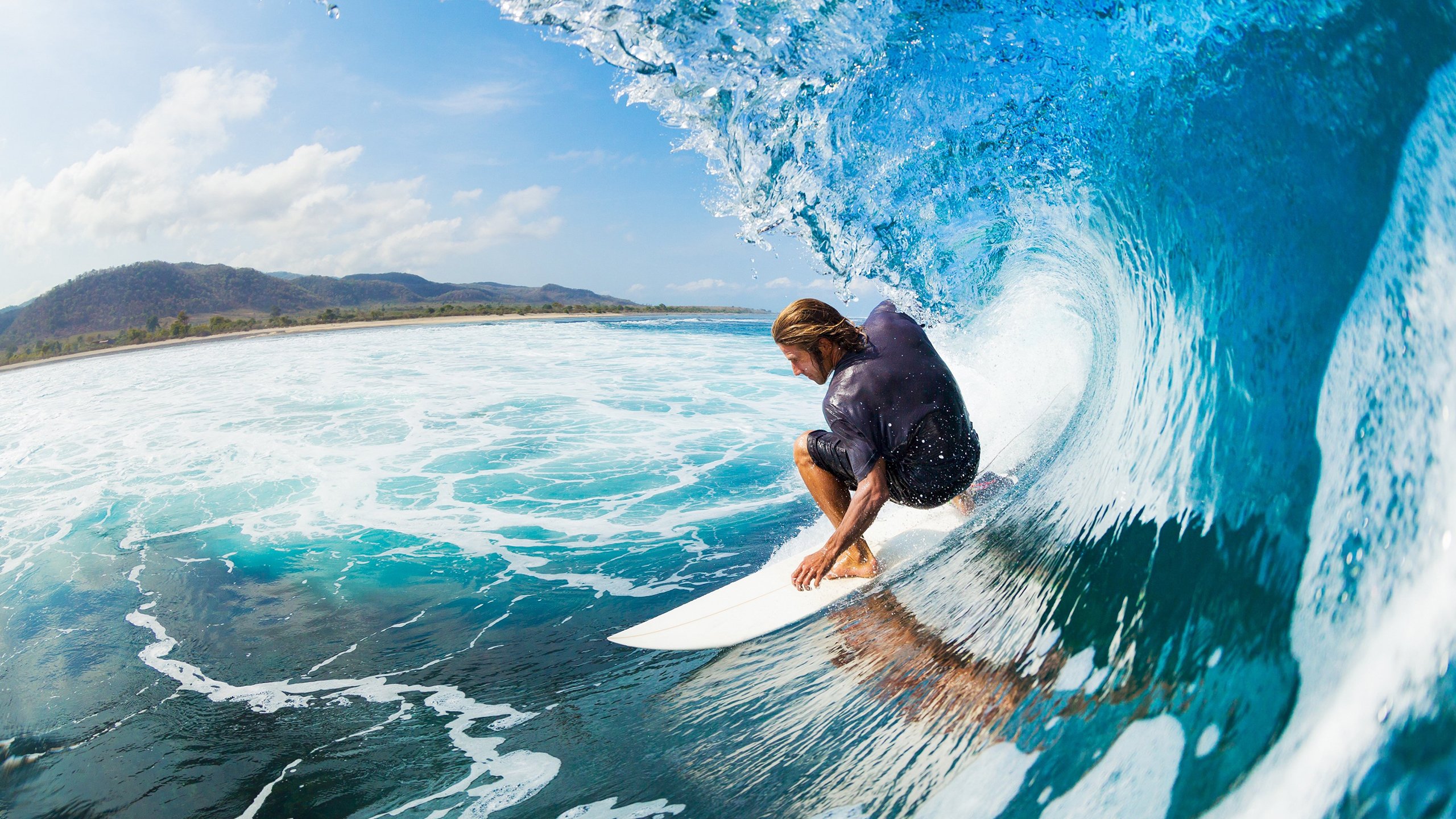 赛道与球场，利拉德在F1年度争冠之夜的跨界焦点时刻